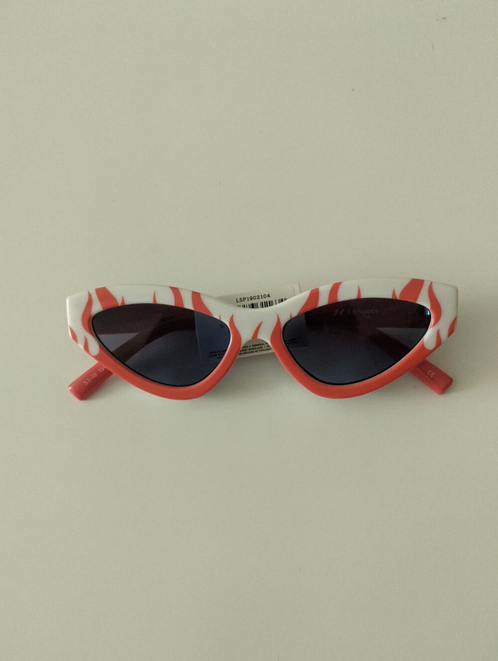 NWT LE SPECS SynthCat Flame White And Red Blue Tint Cat Eye Sunglasses